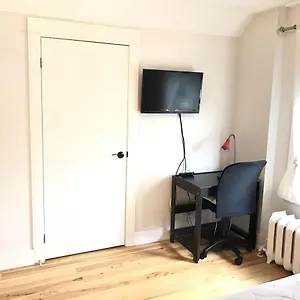 The Parkway Place Guest house Toronto